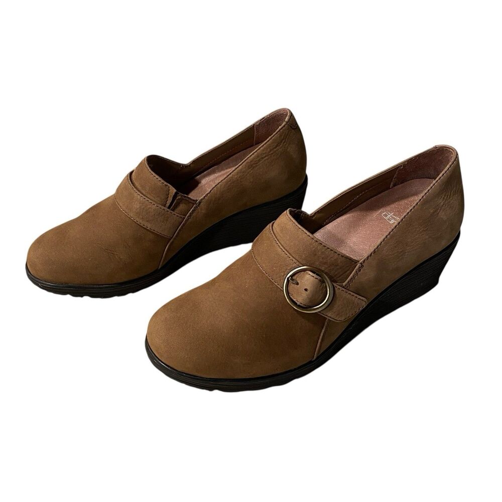 Dansko Clio Wedge Shoes Womens EU 39 US 8.5 Brown Mushroom Nubuck Leather Buckle